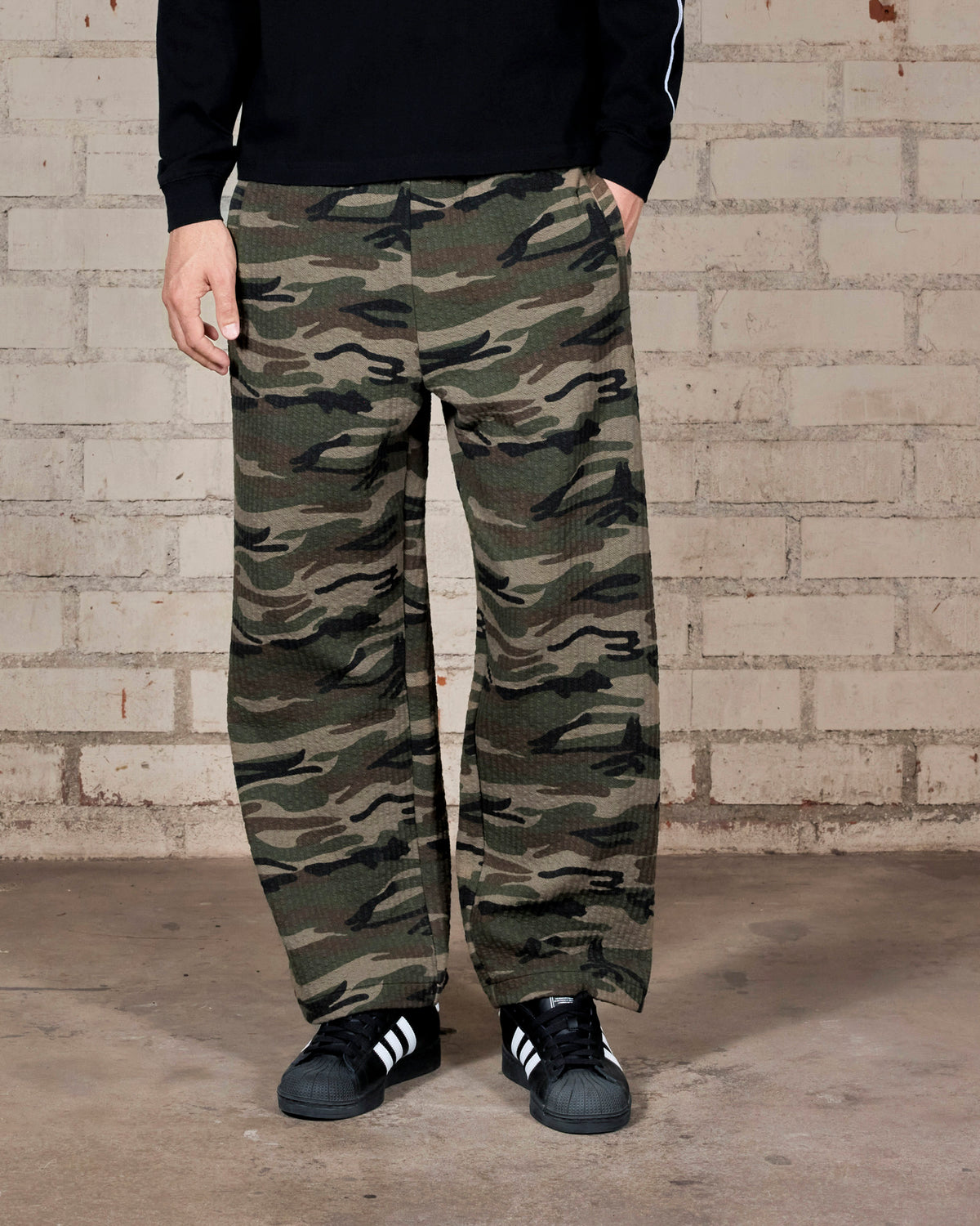 Textured Camo Desire Sweatpants – Camo