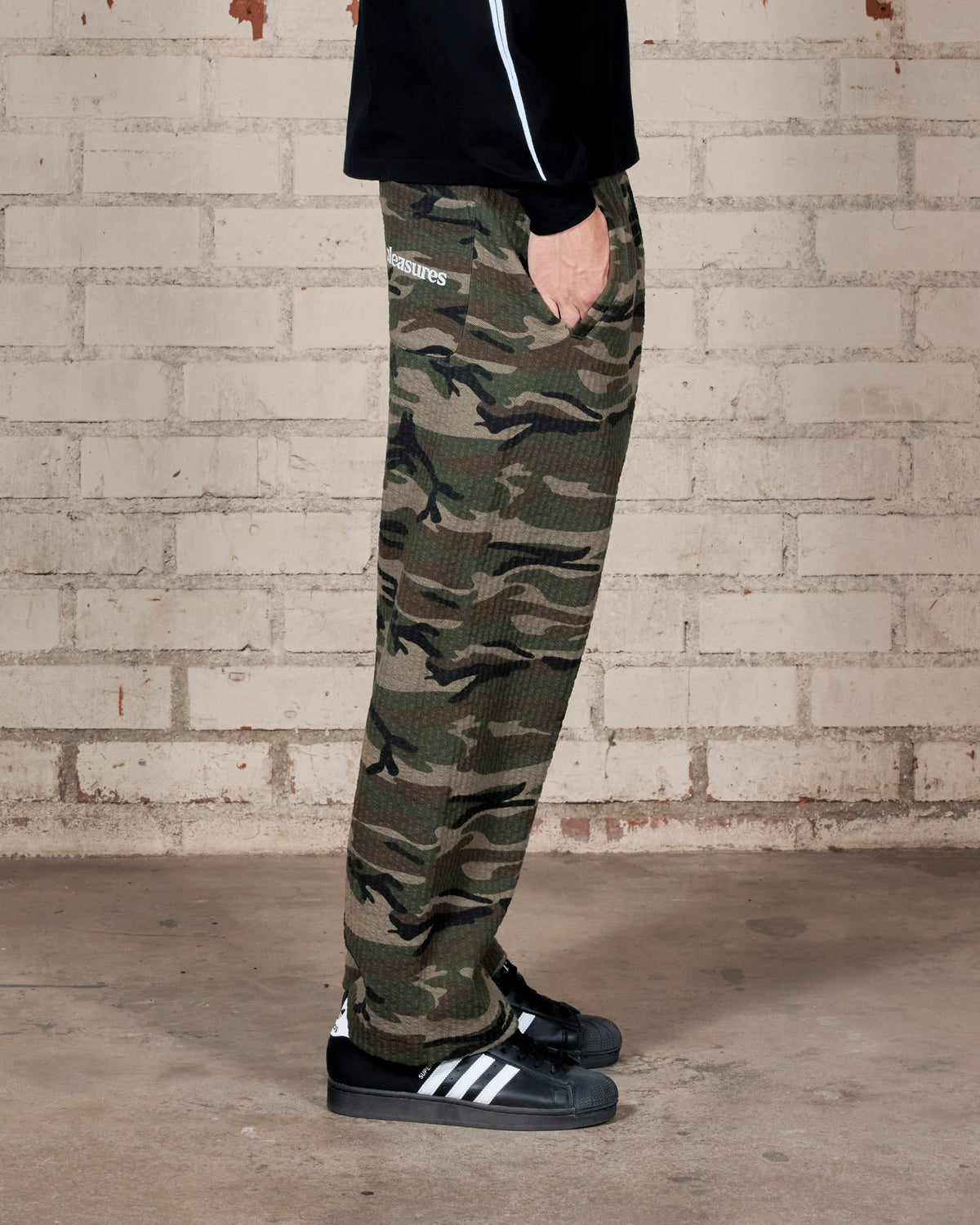 Textured Camo Desire Sweatpants – Camo