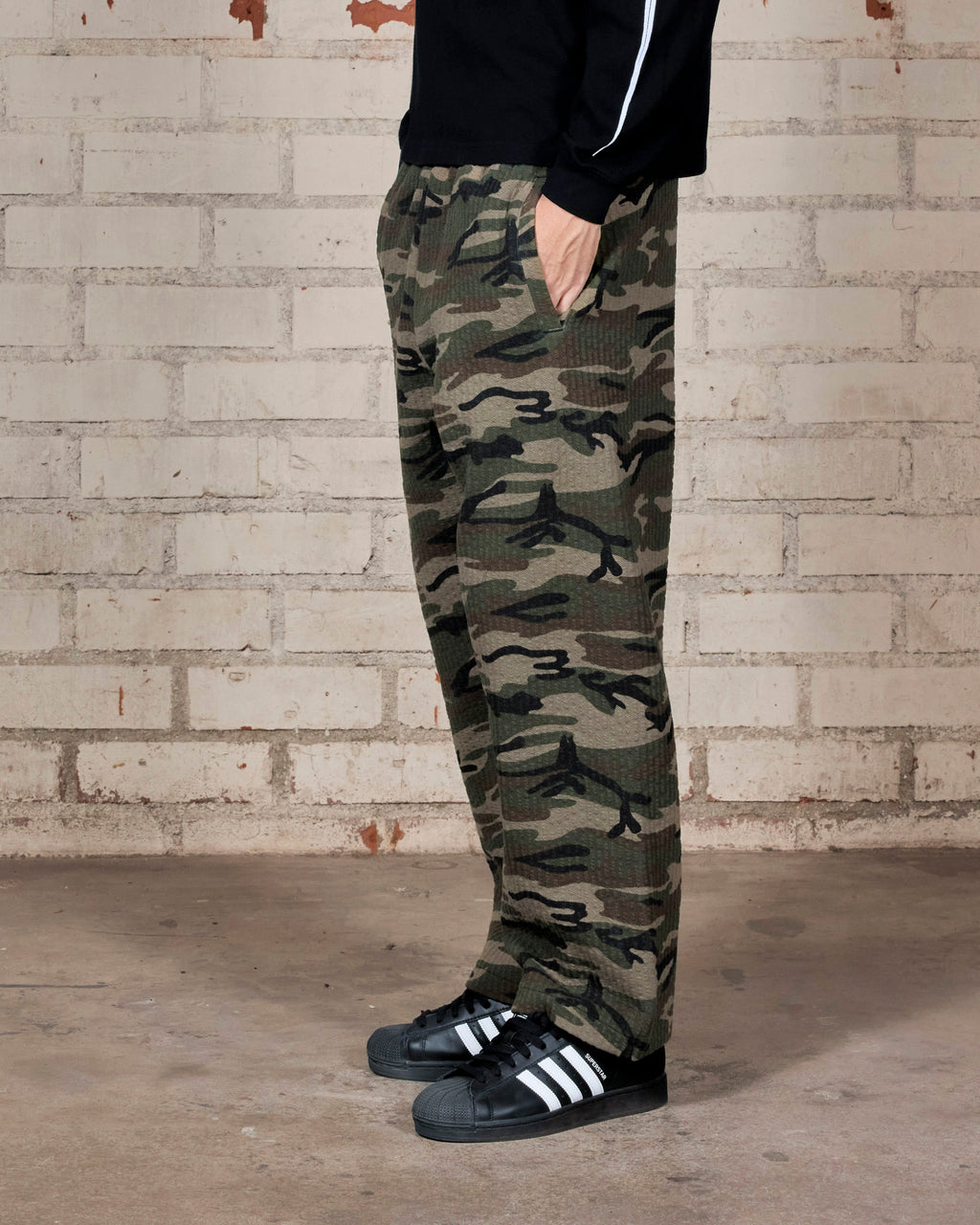 Textured Camo Desire Sweatpants – Camo
