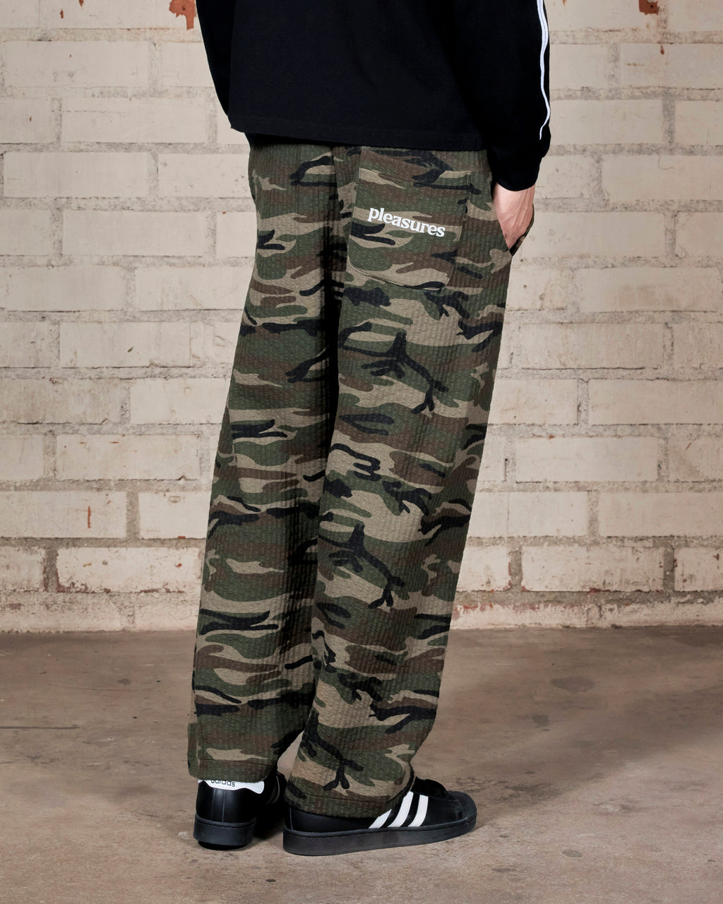 Textured Camo Desire Sweatpants – Camo