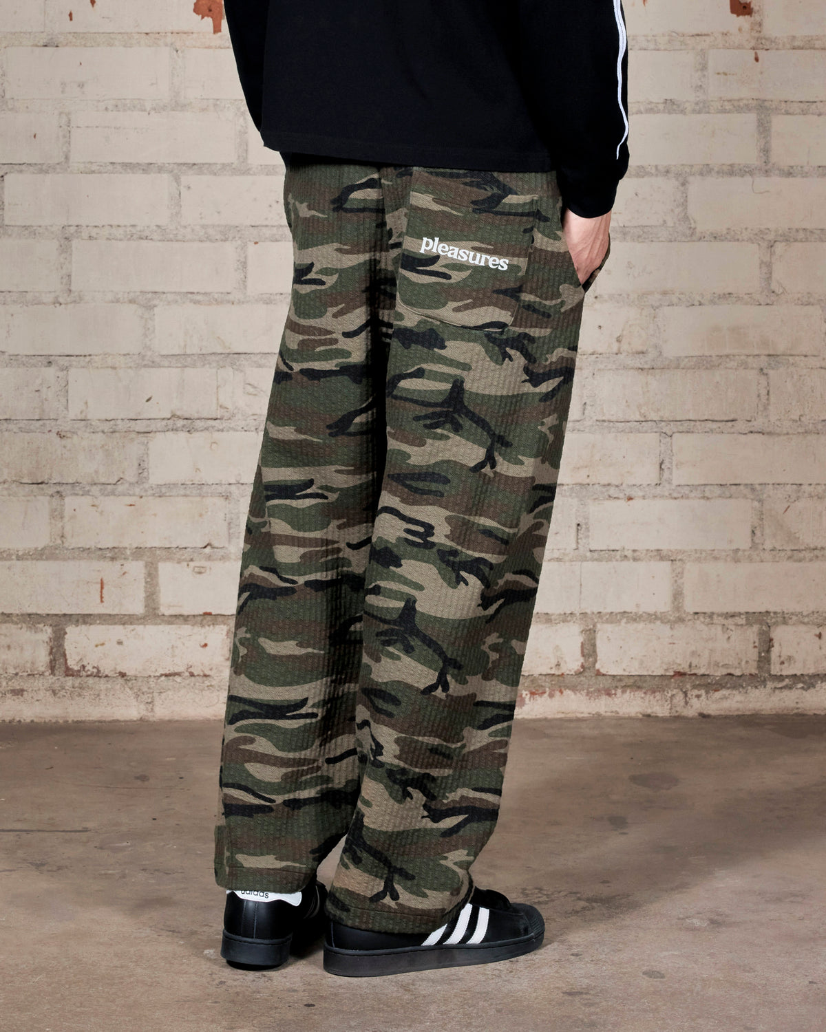 Textured Camo Desire Sweatpants – Camo